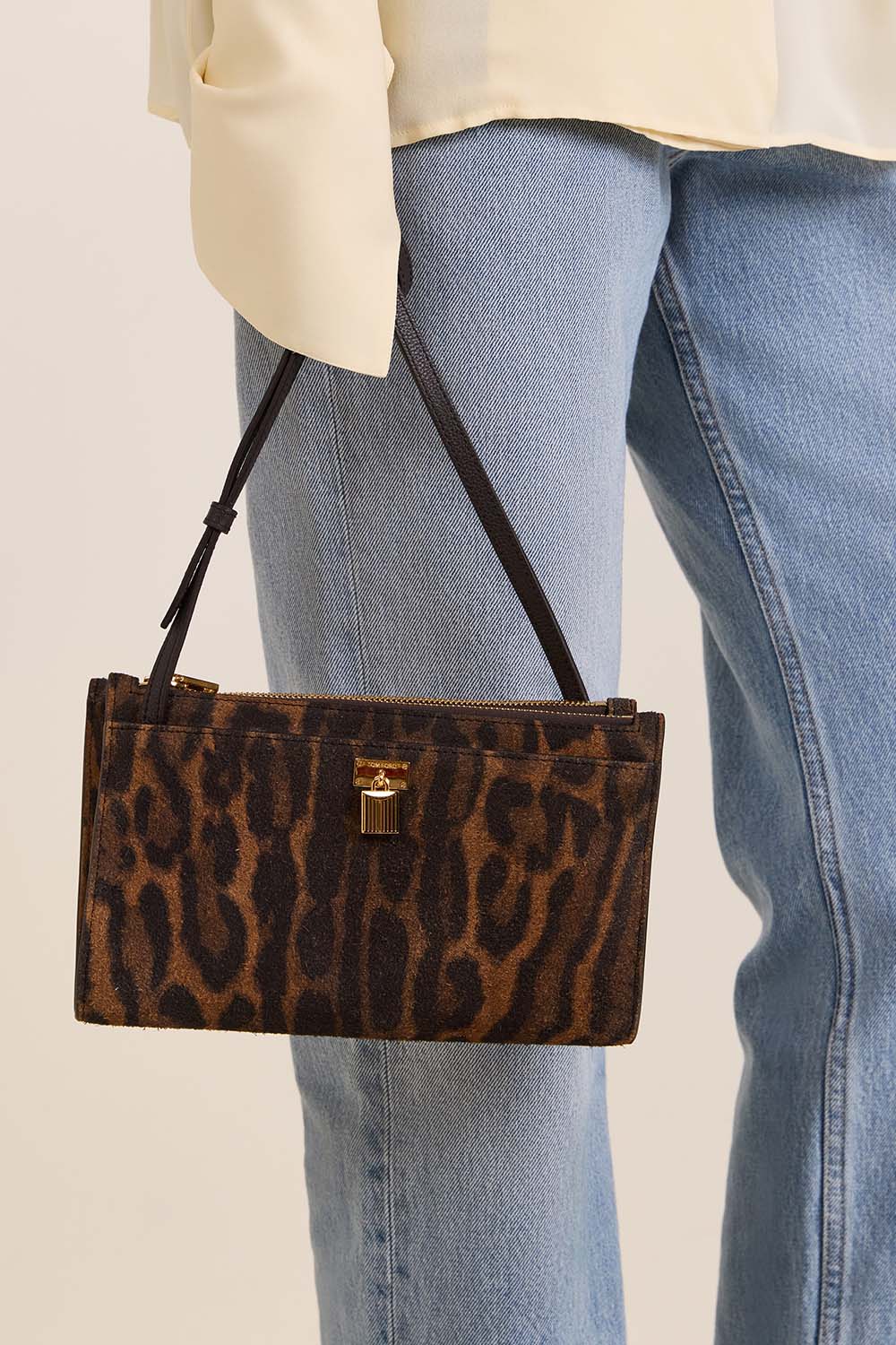 תמונת כל הלוק של תיק קרוסבודי מיני